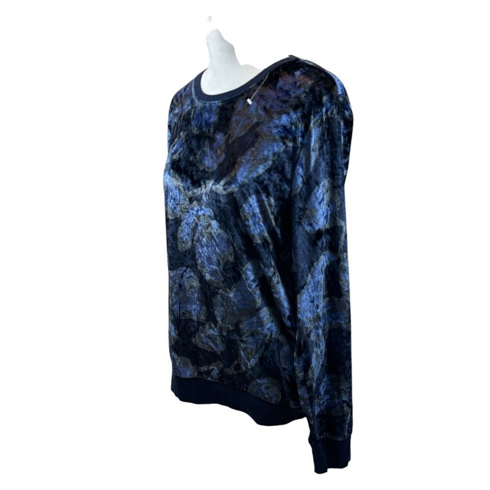 Ladies Nanette Lepore Brand Black and Blue Floral Velour Top Size Large‎